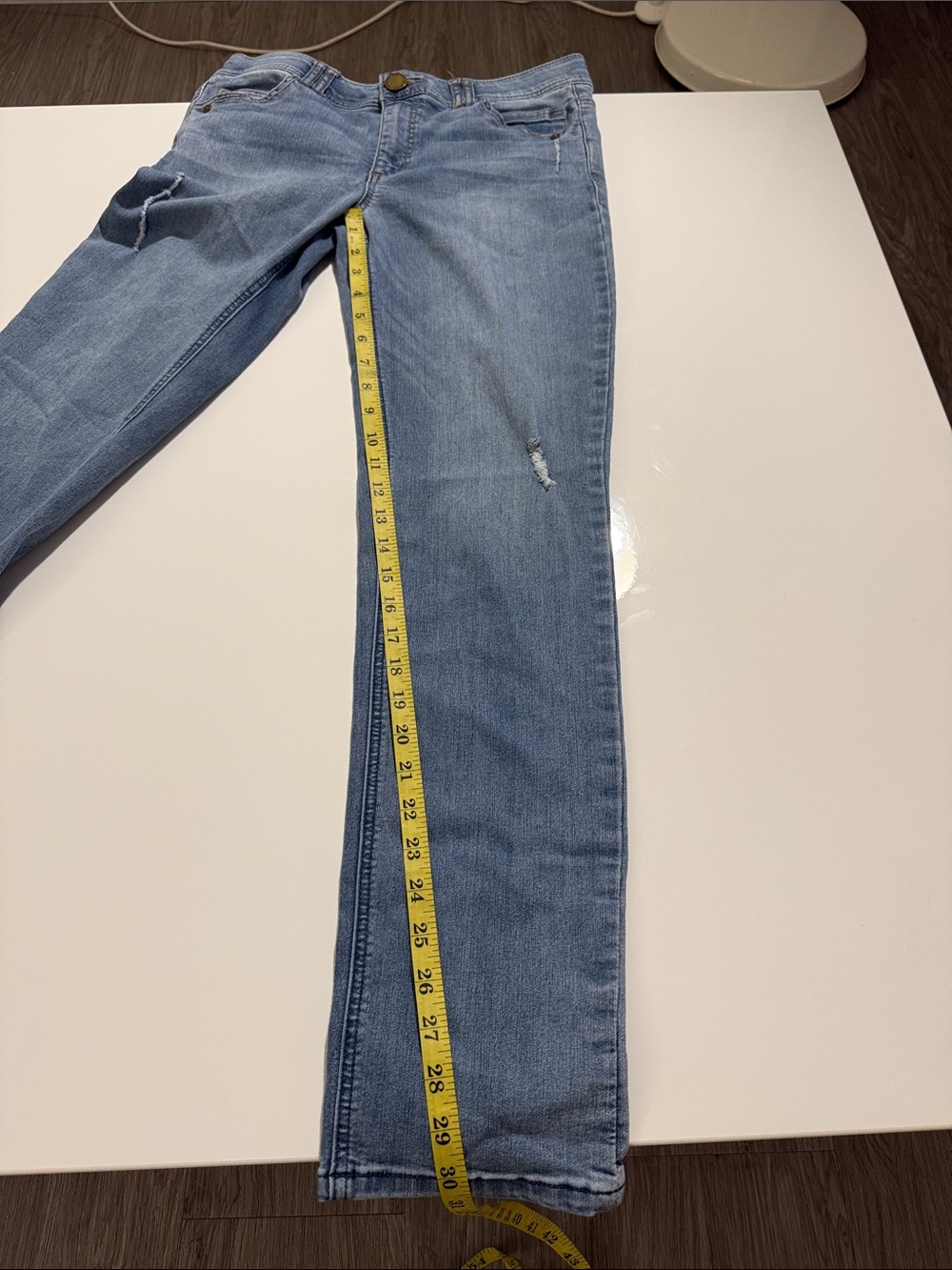 Democracy “Ab” Technology Light Wash Straight Leg Jeans Size 8 - Picture 9 of 12